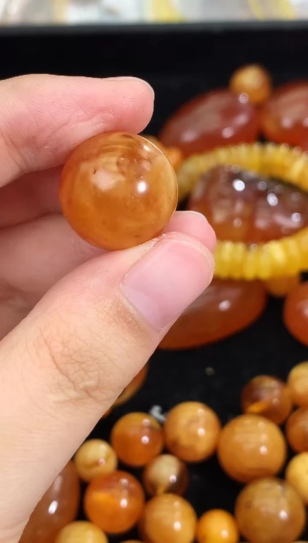 蜜蜡未镶嵌珠宝奇石228