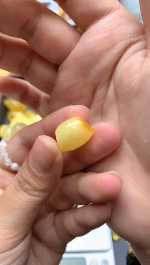 【闪购商品】琥珀珠宝奇石未镶嵌094琥珀蜜蜡花粉有纹小坑介意勿拍