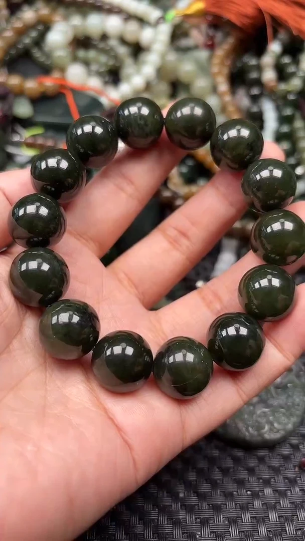 和田玉未镶嵌颈饰1