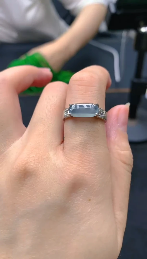 翡翠未镶嵌颈饰天然A货翡翠