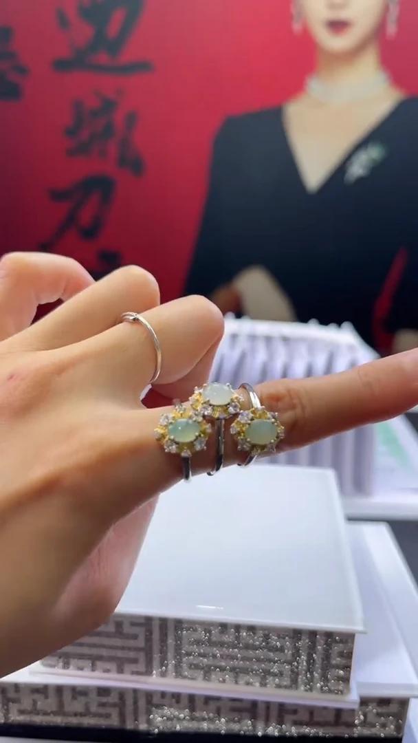 【闪购商品】翡翠挂件未镶嵌边城刀客/569330/多样性发一