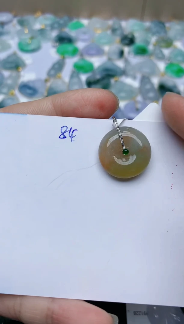 【闪购商品】翡翠颈饰18K金镶嵌天然翡翠A货    84