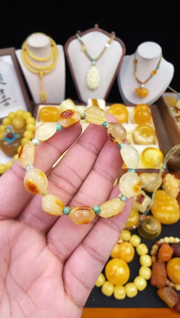 琥珀未镶嵌珠宝奇石蓝****林柒月