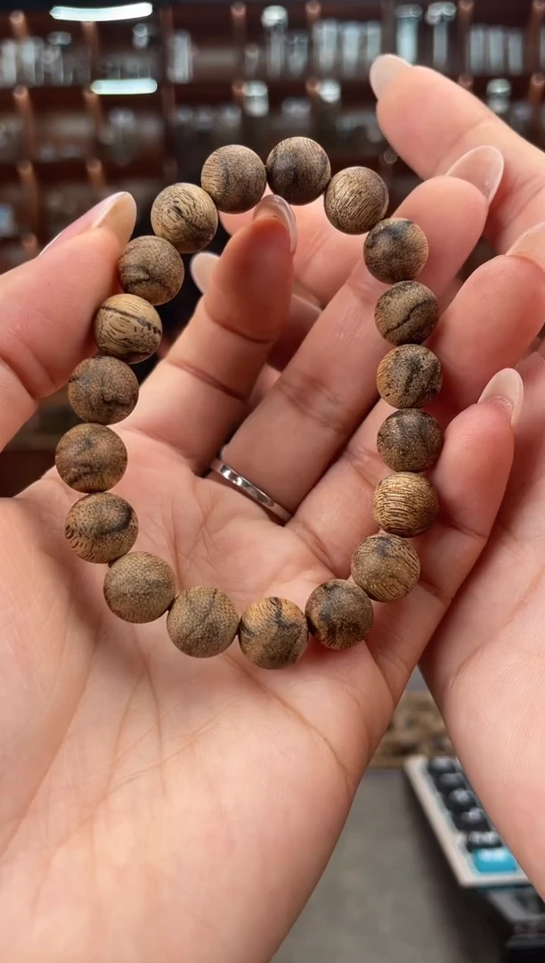 【闪购商品】沉香手串77号海南黑油格多样性发一条