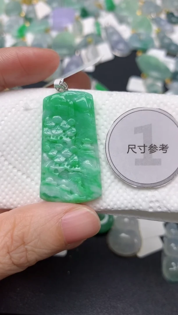 颈饰18K金镶嵌翡翠天然缅甸A货翡翠