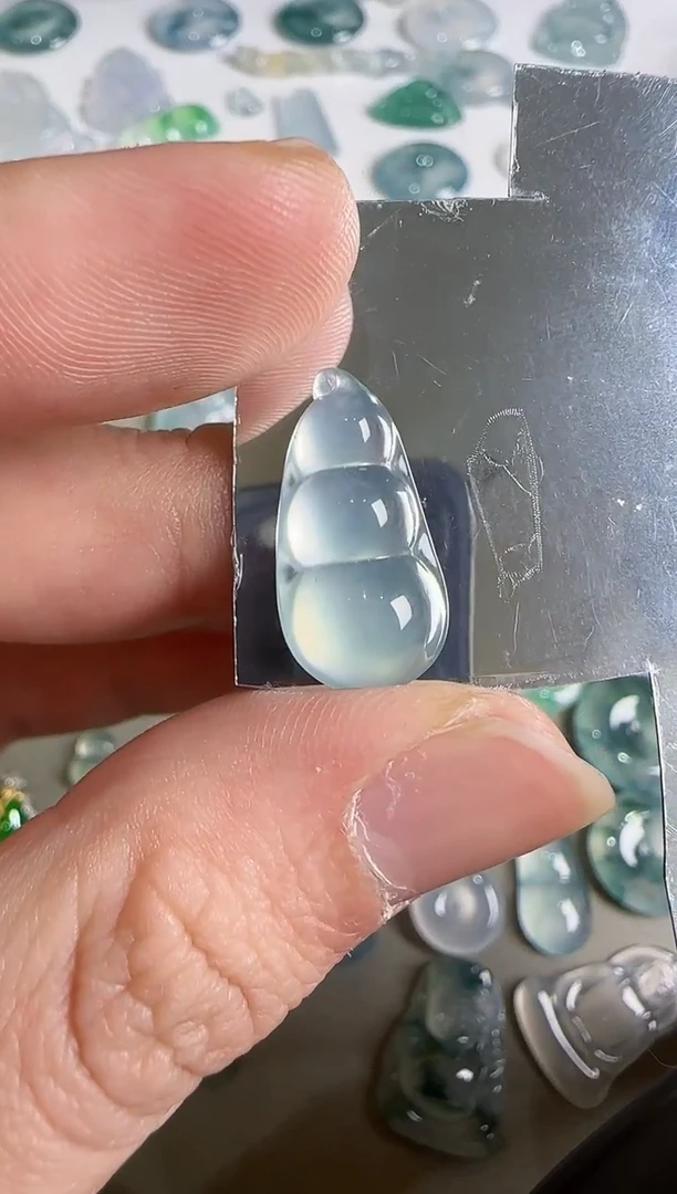 吊坠(不含链)未镶嵌翡翠.