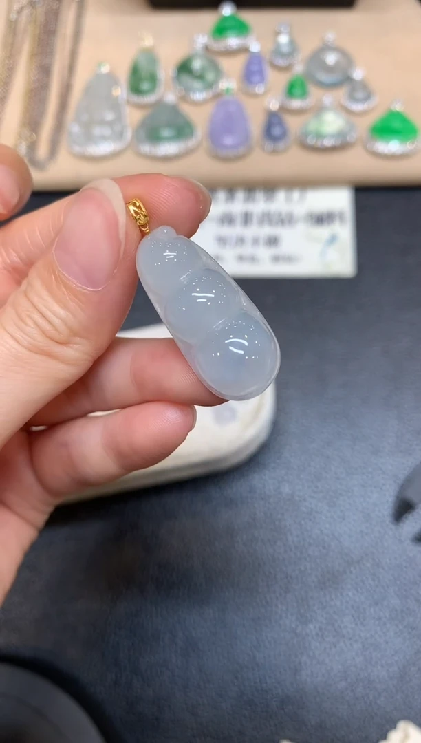 翡翠18K金镶嵌颈饰福豆【无服务费