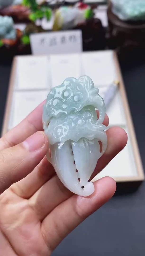 翡翠未镶嵌颈饰天然缅甸A货翡翠