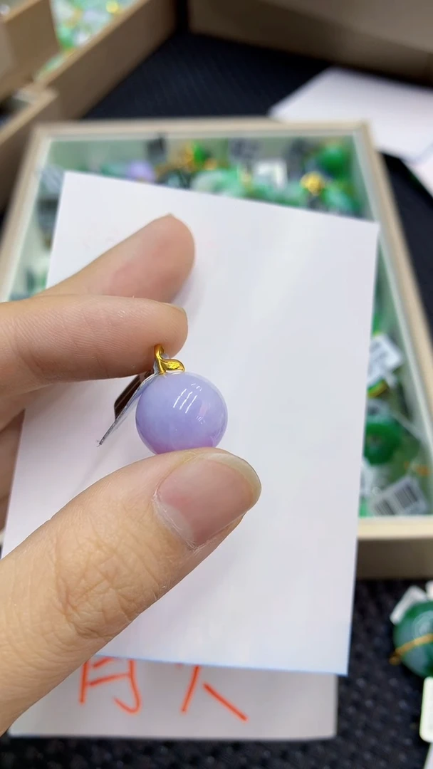 翡翠未镶嵌颈饰             1