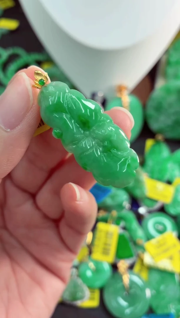 吊坠(不含链)18K金镶嵌翡翠天然缅甸翡翠A货