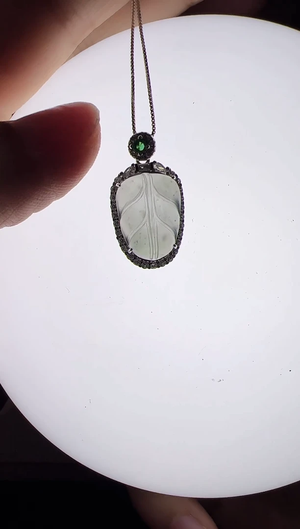 吊坠(赠链)未镶嵌翡翠悦013