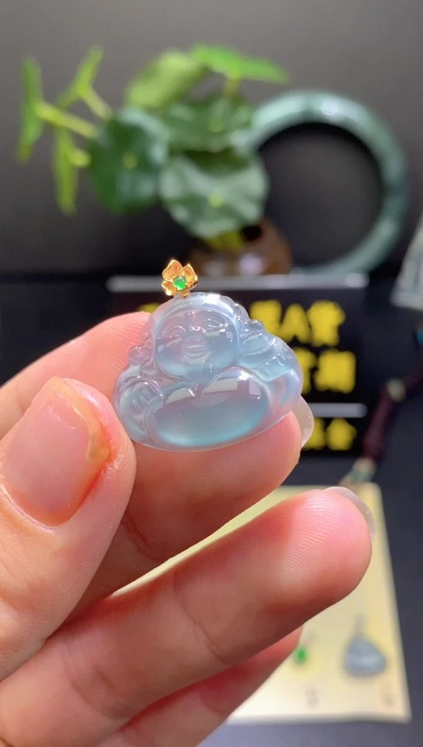 翡翠18K金镶嵌颈饰翡翠吊坠