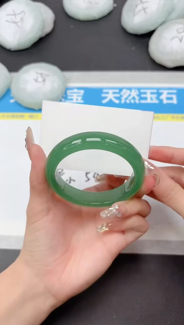 未镶嵌手镯石英质玉254-56.2