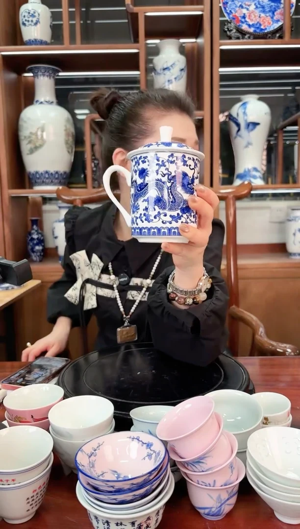 A11景德镇青花龙纹办公杯一只