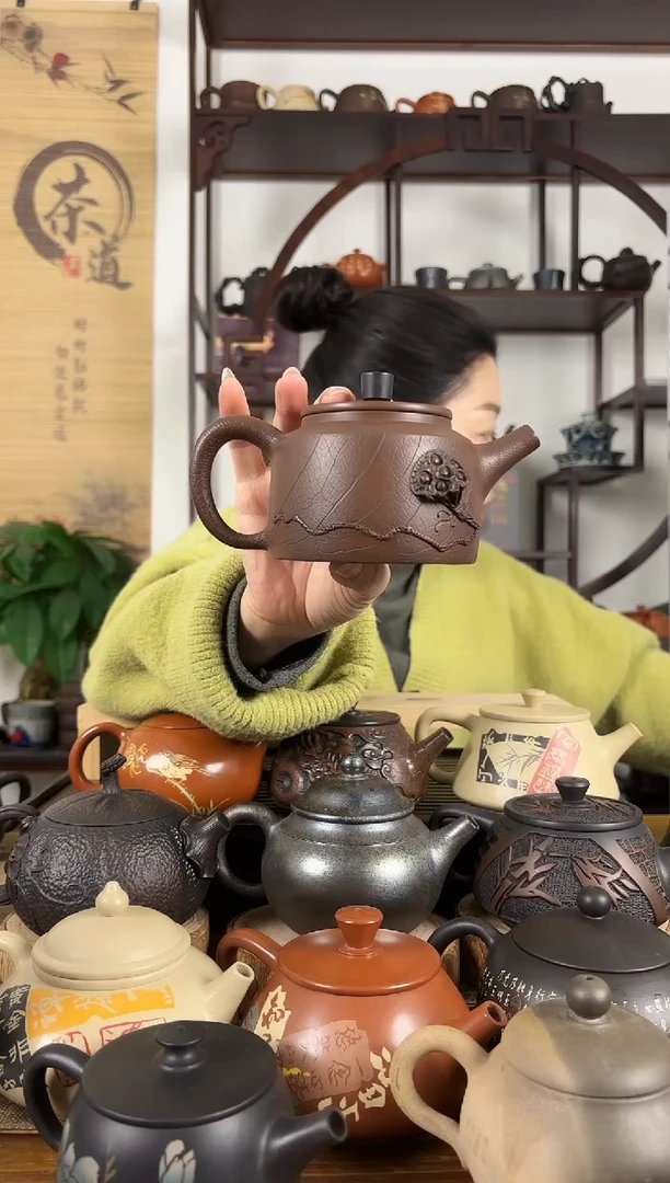 云南建水紫陶茶壶200CC左右球孔