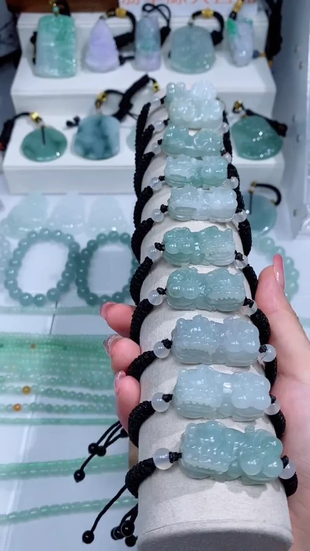 翡翠未镶嵌颈饰吊坠团购多样性发一件