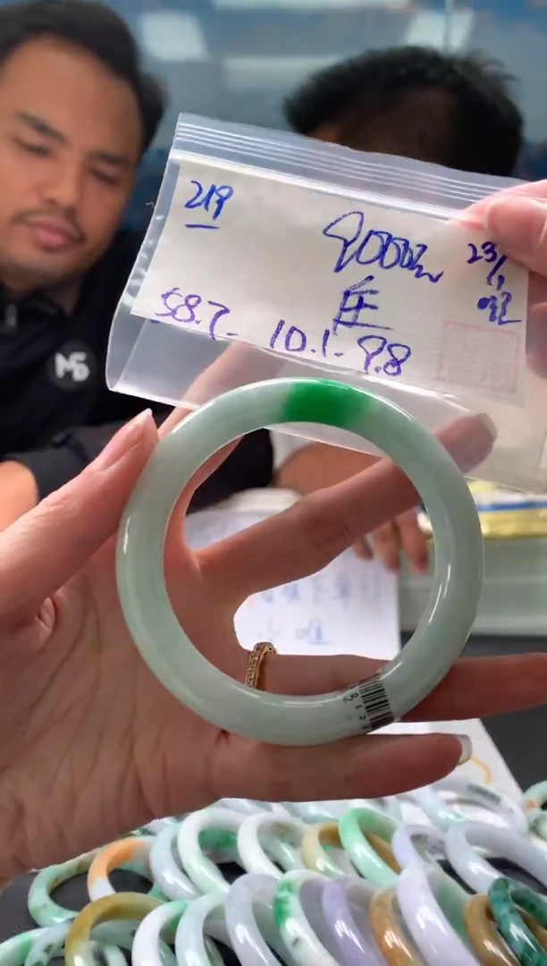 【闪购商品】翡翠手镯未镶嵌翡翠手镯 下单联系小耳机#219