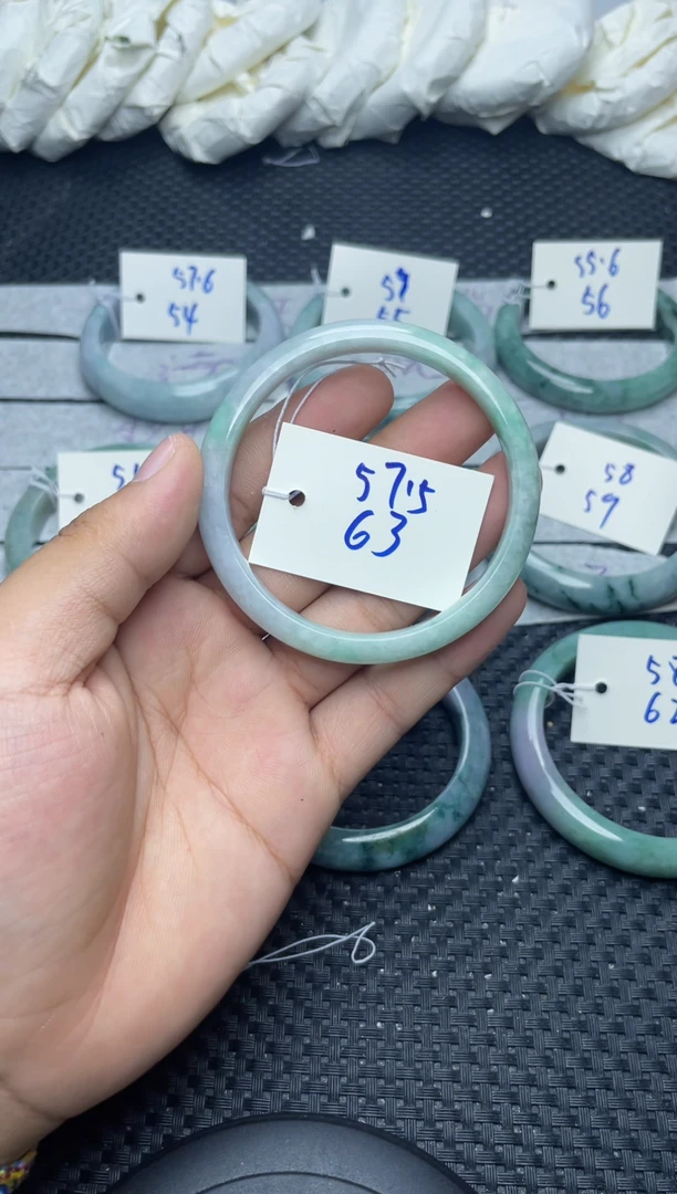 未镶嵌手镯翡翠63