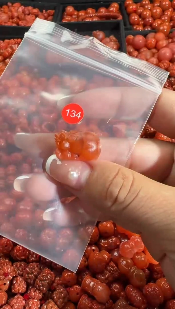 颈饰未镶嵌南红玛瑙2