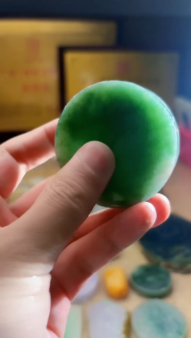 翡翠挂件未镶嵌A货张麦7267