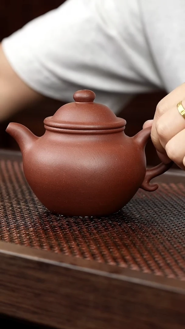 茶壶紫砂底槽清莲子