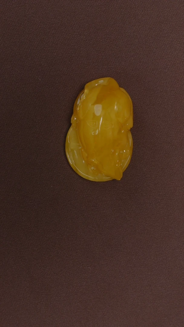 琥珀颈饰未镶嵌蜜蜡鼠来宝吊坠