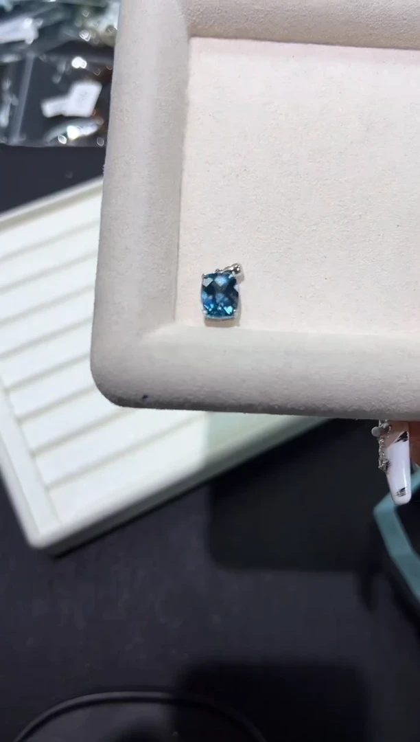 吊坠(不含链)托帕石银S925镶嵌60r多样性发其一