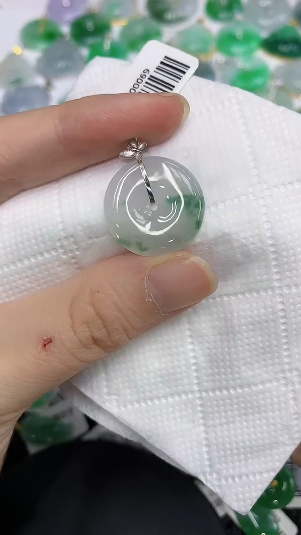 颈饰18K金镶嵌翡翠111111111