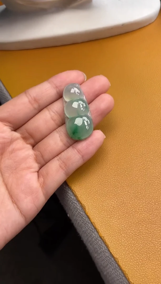 翡翠未镶嵌吊坠(不含链)豆子 37 17 6.0