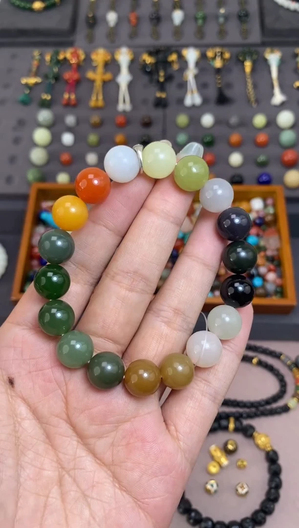 未镶嵌和田玉挂件12mm多宝圆珠手串