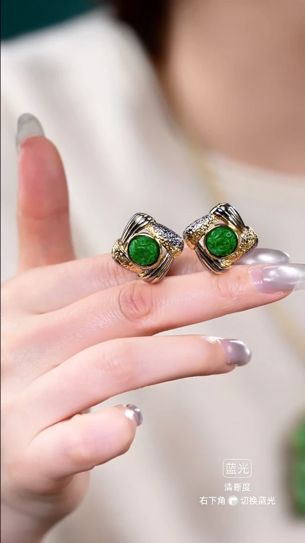 颈饰未镶嵌翡翠耳钉18