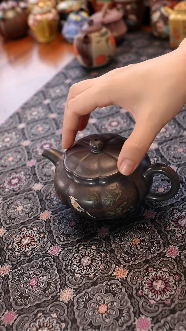 茶壶紫砂宜兴紫砂艺术  天青 海棠婉灯