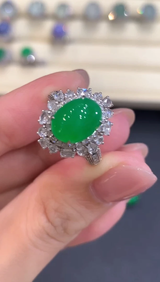 18K金镶嵌戒指翡翠乐**儿a135