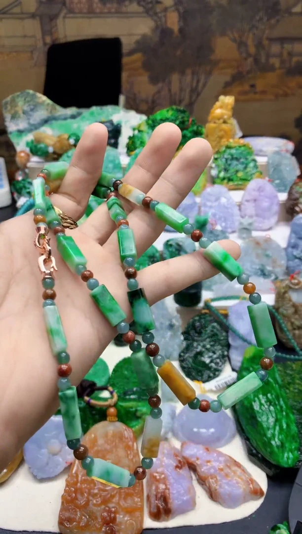 颈饰未镶嵌翡翠天然A货翡翠