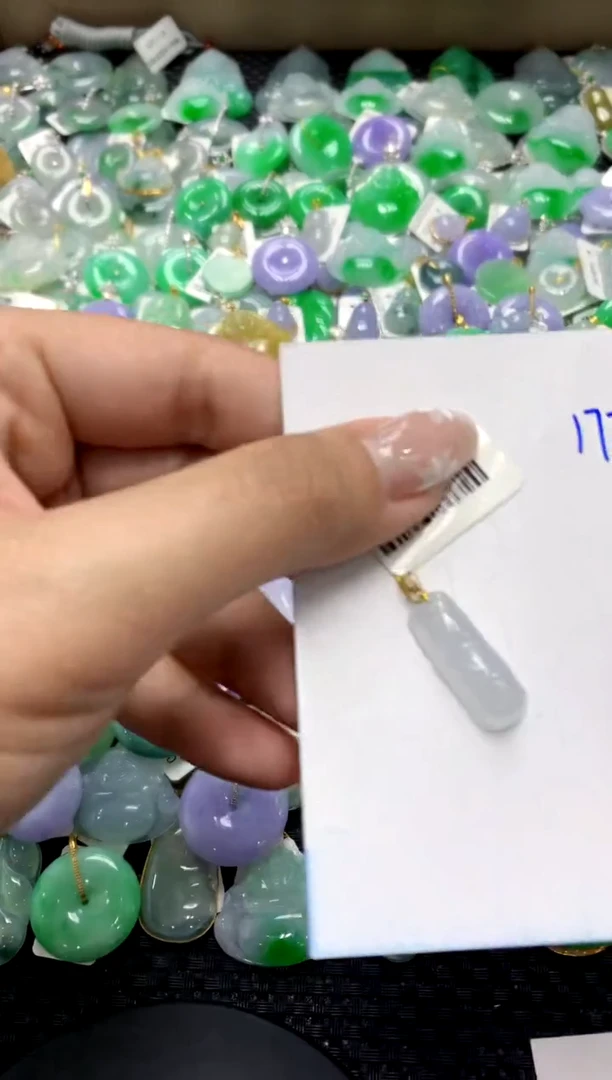 【闪购商品】翡翠颈饰18K金镶嵌1111111111111111