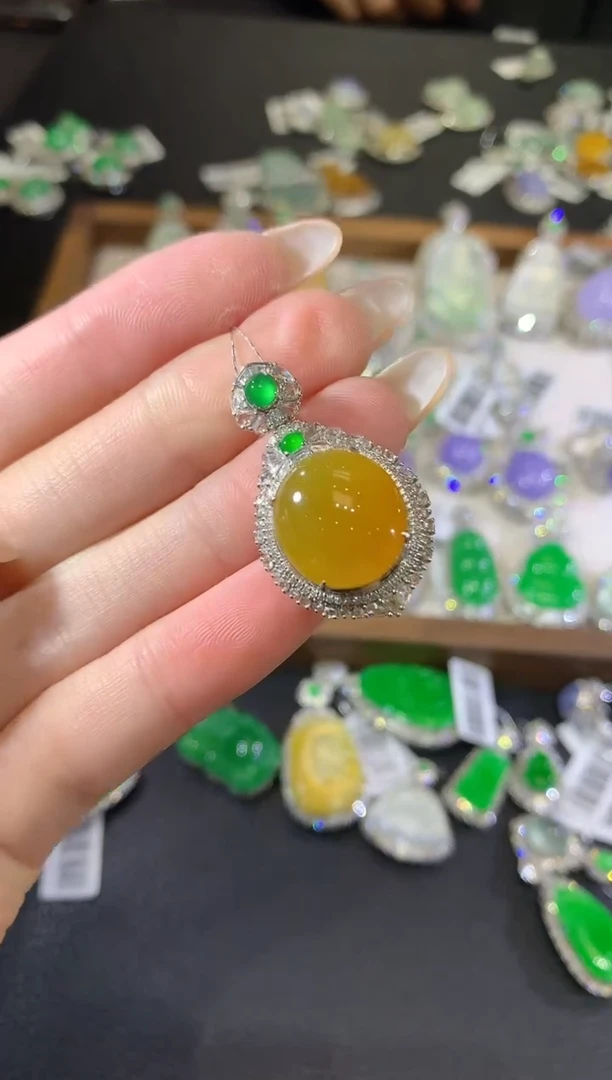 翡翠18K金镶嵌吊坠(不含链)166-蛋面