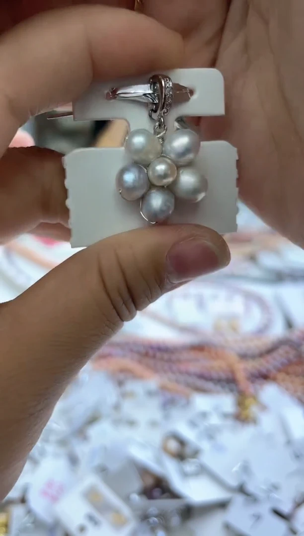 未镶嵌吊坠淡水珍珠白色花瓣吊坠