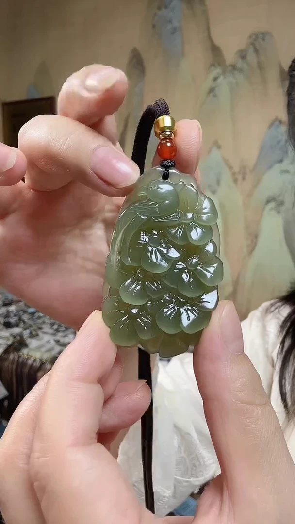 颈饰未镶嵌和田玉.