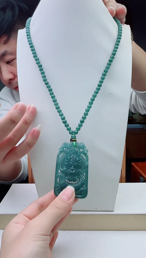 颈饰未镶嵌翡翠多样性发其一