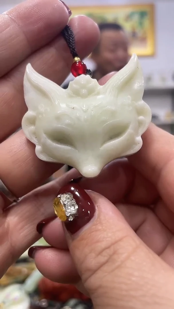 未镶嵌蛇纹石玉吊坠