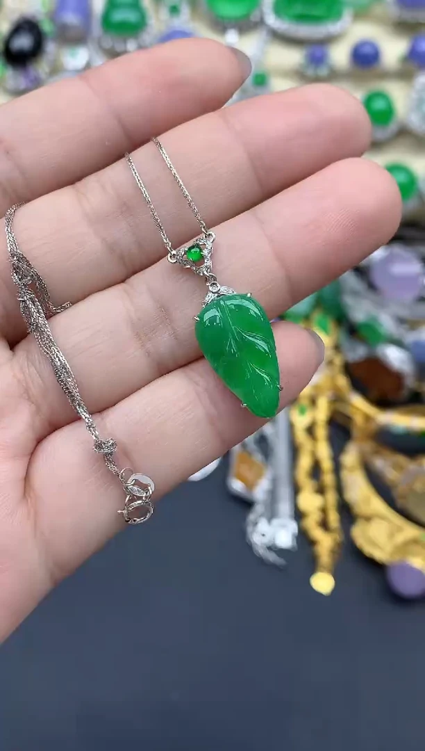 翡翠18K金镶嵌颈饰466-中国好珍宝