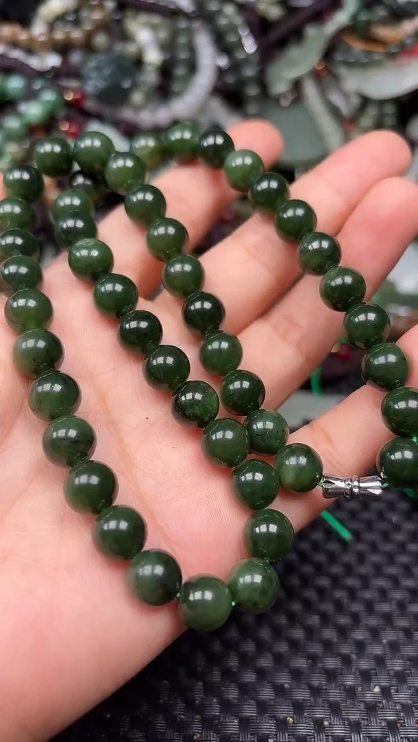 和田玉未镶嵌颈饰1