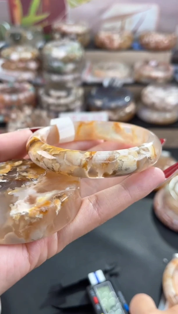 未镶嵌手镯石英质玉57