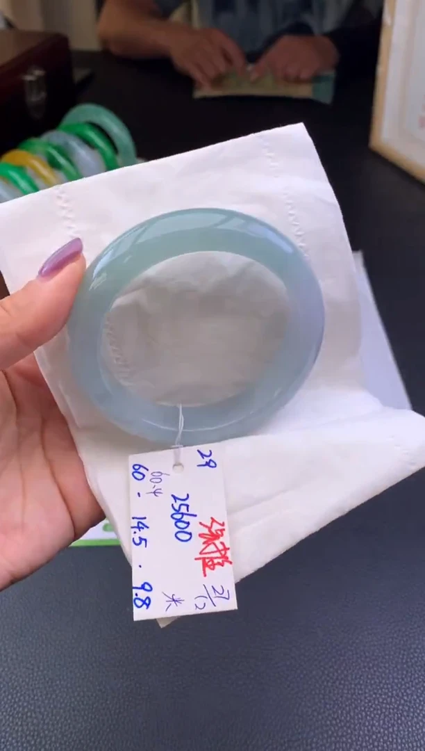 未镶嵌手镯翡翠假一赔三   手镯