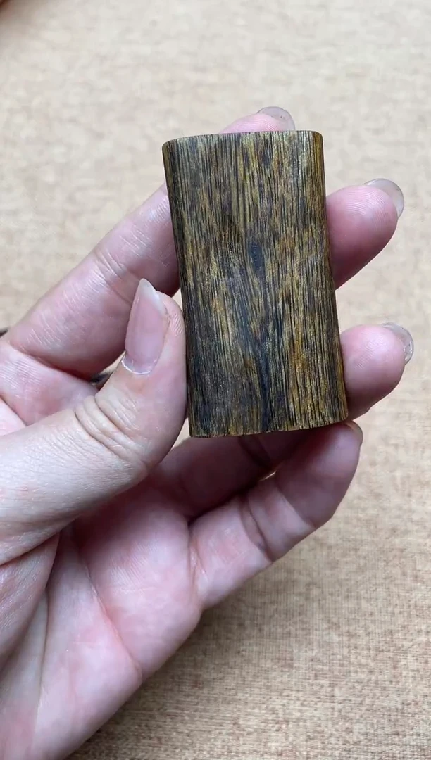 沉香吊坠红金猊吊坠随型多样性发其一
