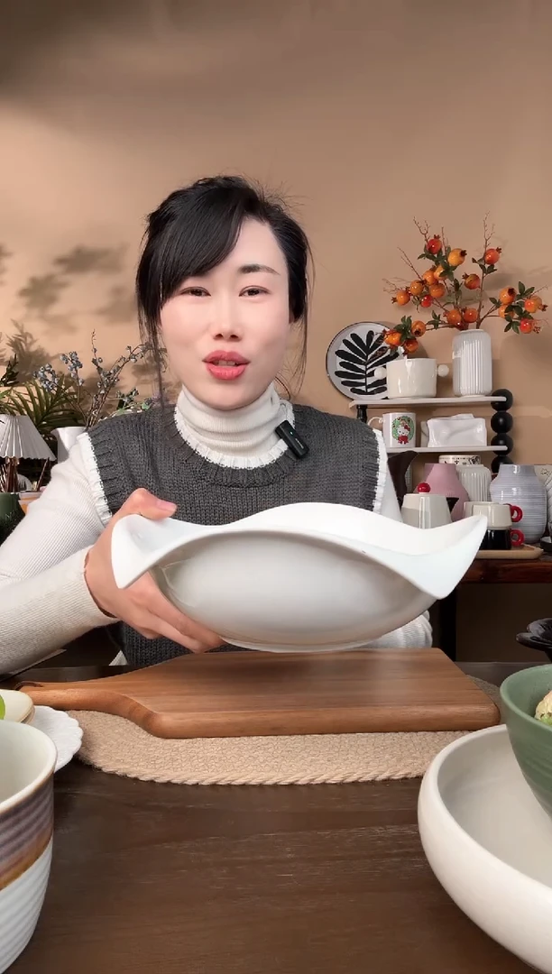 【闪购商品】瓷片10英寸花边大汤碗微瑕