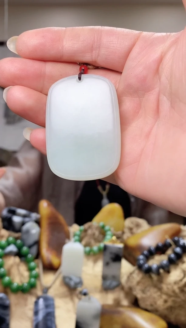 和田玉未镶嵌吊坠(不含链)吊坠