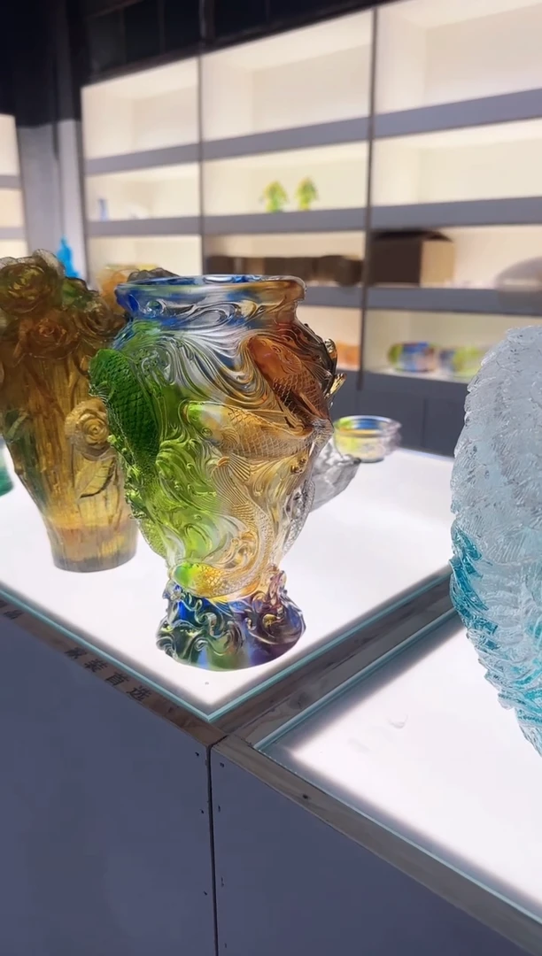 手工艺品琉璃九鱼花瓶26厘米