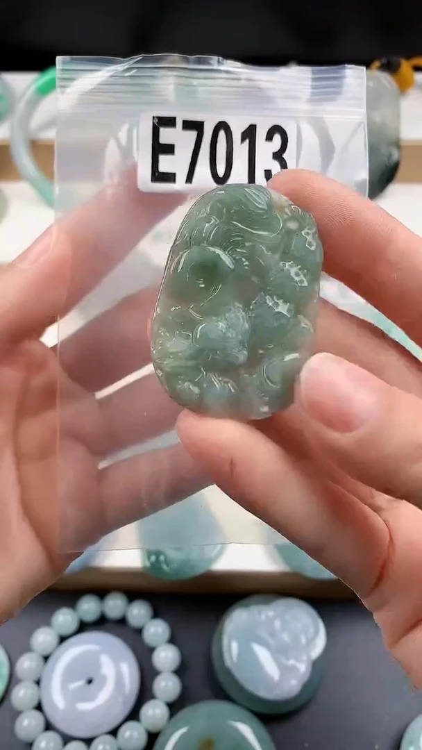 颈饰未镶嵌翡翠天然翡翠吊坠挂件