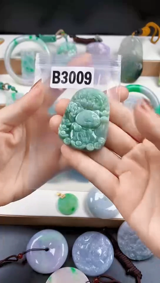 颈饰未镶嵌翡翠天然翡翠吊坠挂件